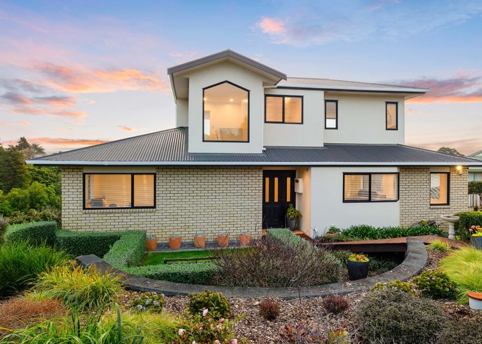  at 10 Larsen Place, Merrilands, New Plymouth