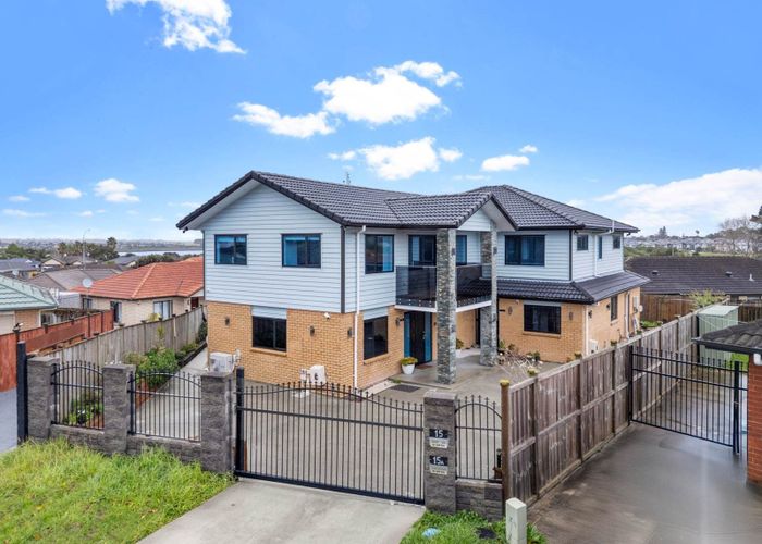  at 15 Carn Place, Weymouth, Manukau City, Auckland