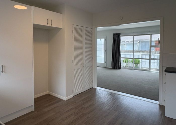  at 4/28 Aikmans Road, Merivale, Christchurch