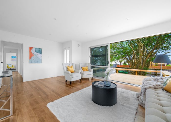  at 5 Raglan Street, Mangere East, Auckland