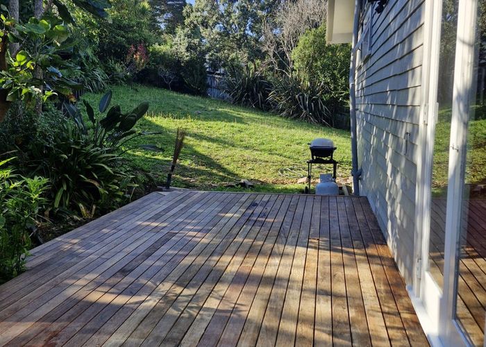  at 4 Earl Rd, Titirangi, Waitakere City, Auckland