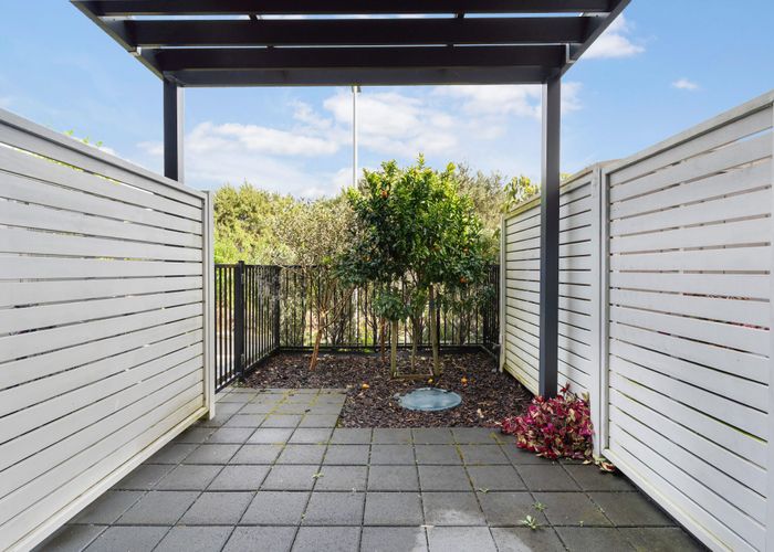  at 16 Rorida Lane, Flat Bush, Manukau City, Auckland
