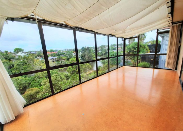  at 8 MacPherson Street, Meadowbank, Auckland