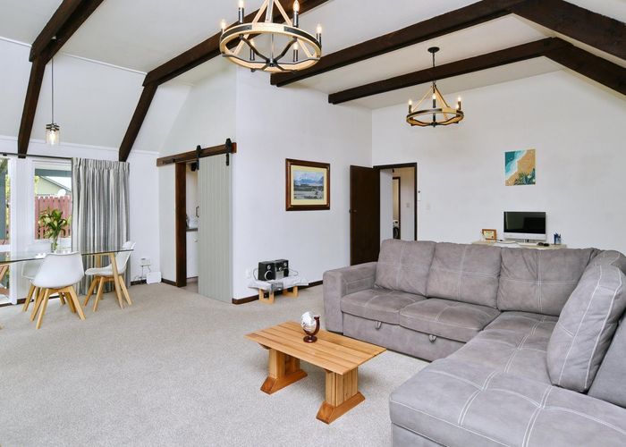  at 4 Egmont Place, Bishopdale, Christchurch City, Canterbury