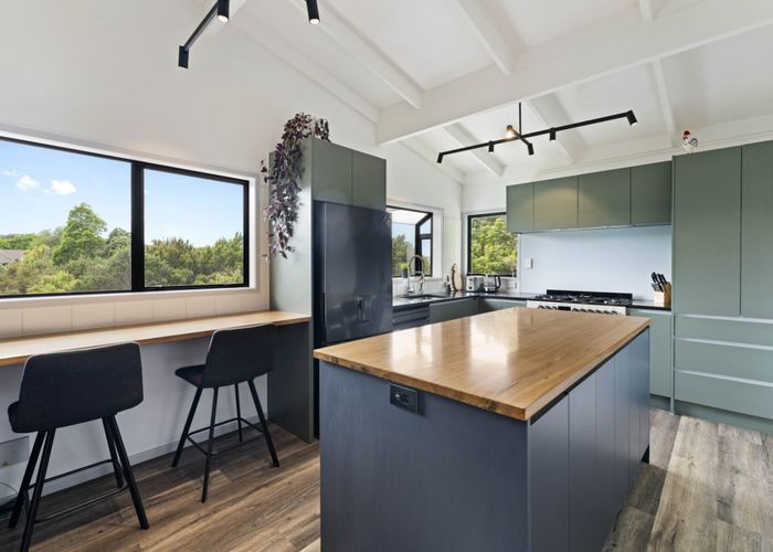  at 14 Coubray Place, Botany Downs, Auckland