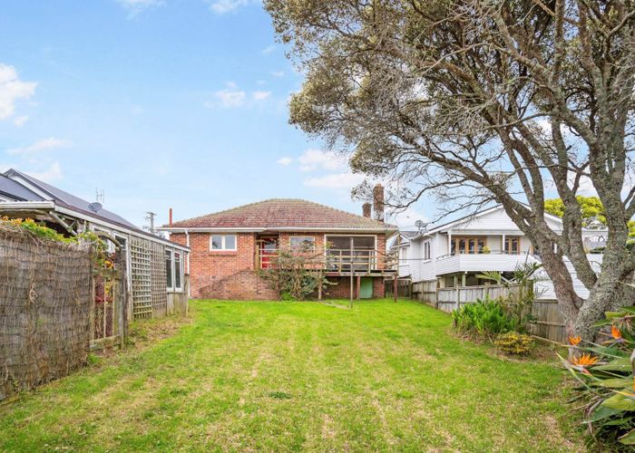  at 33 St Michaels Avenue, Point Chevalier, Auckland