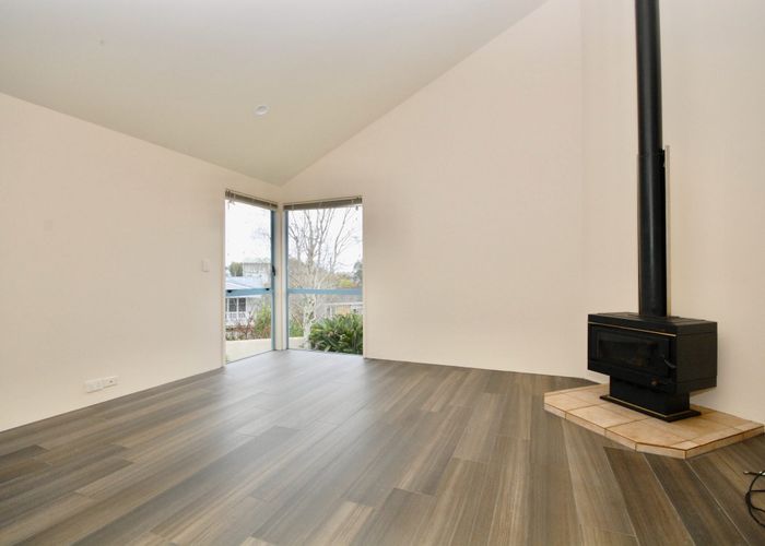  at 11 Wilmington Place, Forrest Hill, Auckland