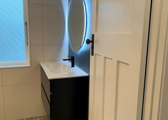  at 111 Kiwi Road, Point Chevalier, Auckland City, Auckland