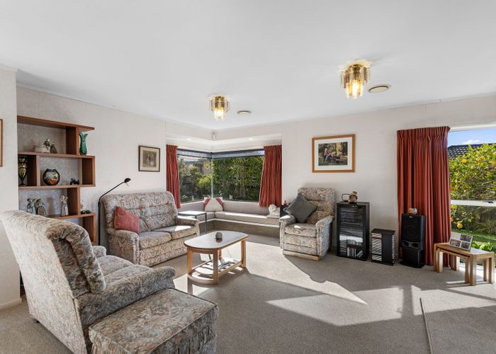  at 64 Sunnyhills Avenue, Glenview, Hamilton
