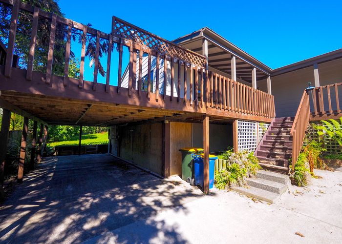 at 18 Holmes Dr S, Massey, Waitakere City, Auckland