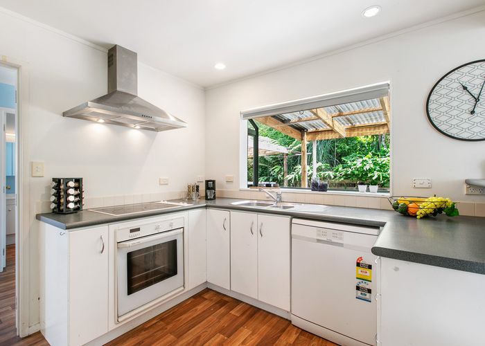  at 2/32 Fernlea Rise, Bayview, Auckland
