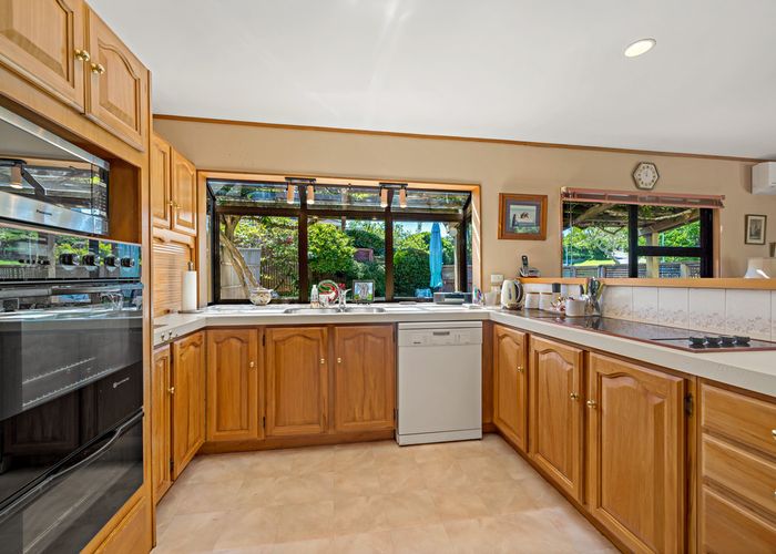  at 2 Ruka Lane, Saint Johns, Auckland
