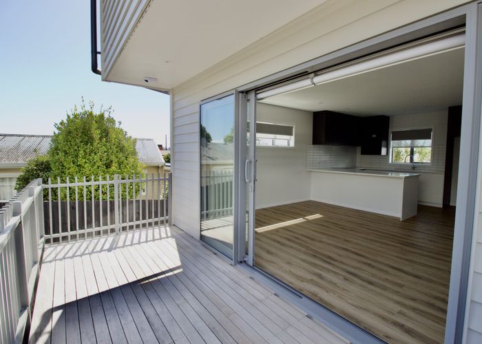  at 7/94 Target Road, Totara Vale, North Shore City, Auckland