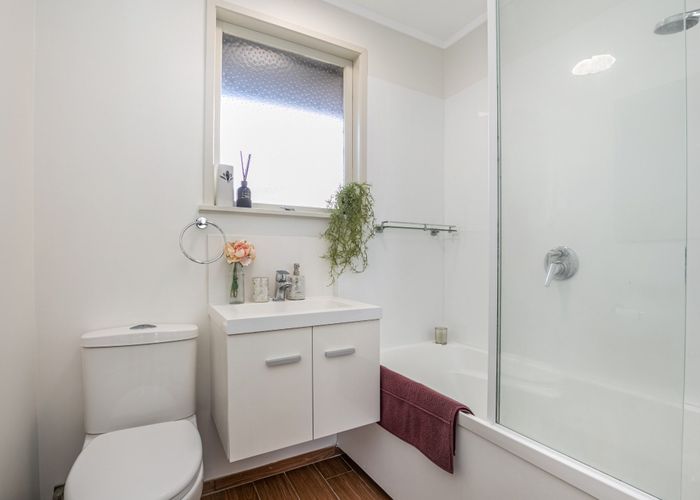  at 2/18 Jane Cowie Avenue, Otahuhu, Auckland