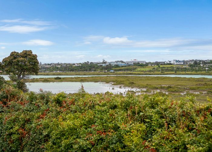  at 2/5 Francis Street, Takapuna, North Shore City, Auckland