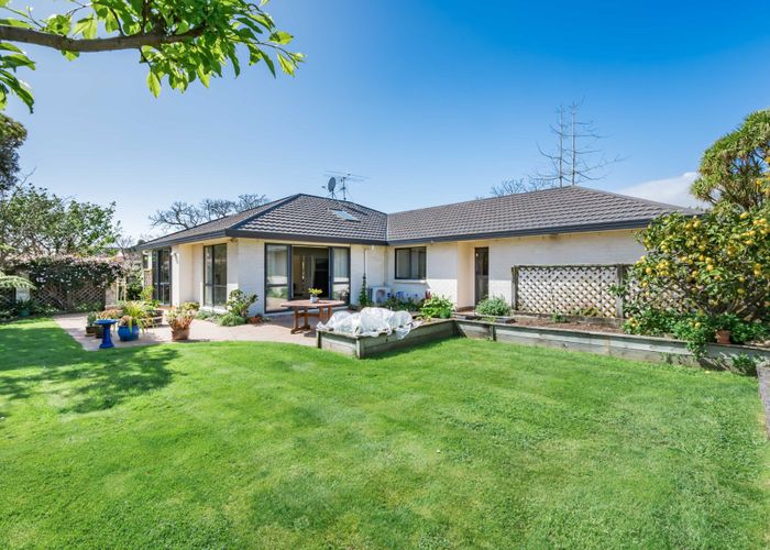  at 2 Charnwood Grove, Waikanae