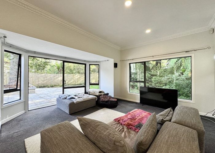  at 124 Woodlands Park Road, Titirangi, Waitakere City, Auckland