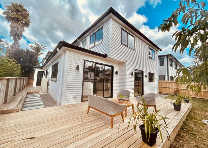  at 19 Armstrong Place, New Lynn, Auckland
