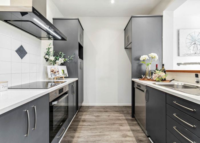  at 97/2 Armoy Drive, East Tamaki, Manukau City, Auckland