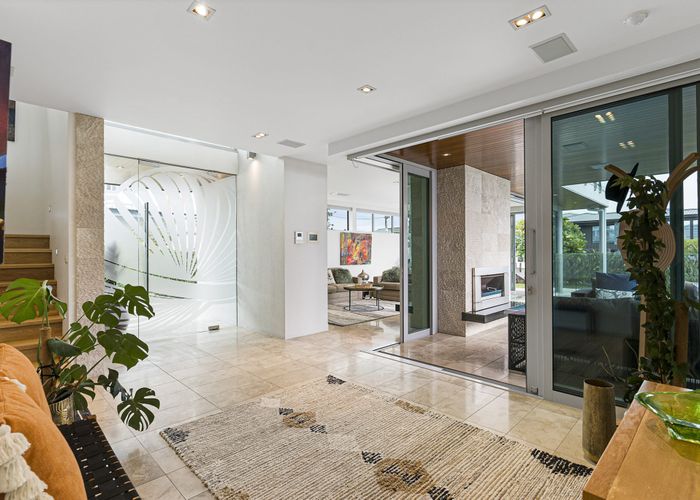  at 39 Beechwood Road, Rothesay Bay, Auckland