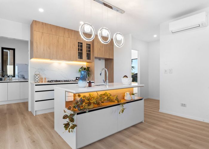  at 73 Wiseley Road, West Harbour, Waitakere City, Auckland