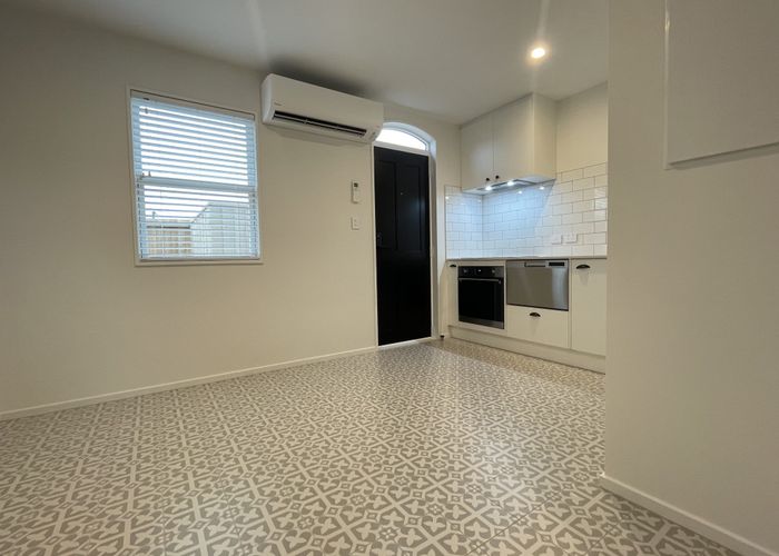  at 2/12 Burke Street, Addington, Christchurch City, Canterbury