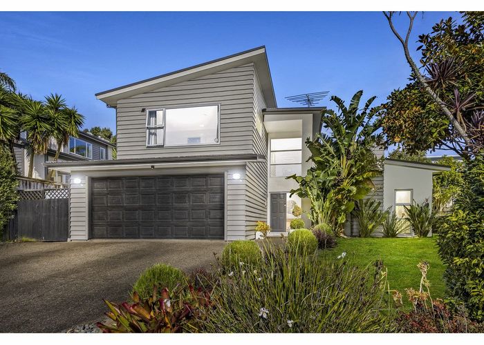  at 14 Witton Place, Schnapper Rock, Auckland