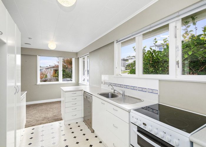  at 252 Dowse Drive, Maungaraki, Lower Hutt