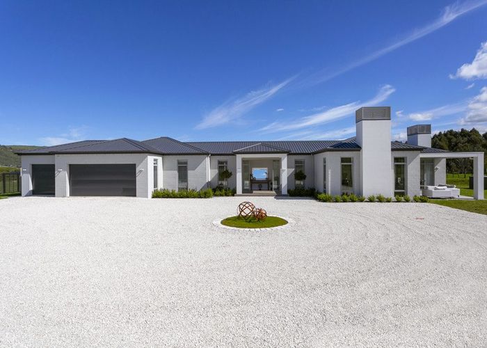  at 18 Oakdale Drive, Kinloch, Taupō