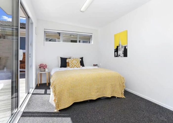  at 2/8 Paul place, Pakuranga, Manukau City, Auckland