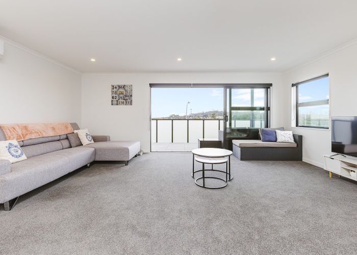  at Unit 304/26 Shortfin Place, Flat Bush, Manukau City, Auckland