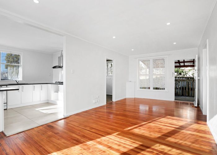  at 17 Glass Road, Mount Roskill, Auckland