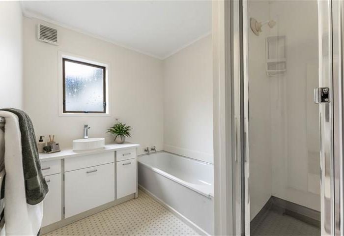  at 4/18 Armadale Road, Remuera, Auckland