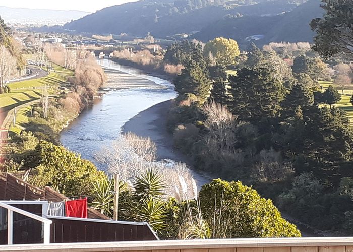  at 21 Manor Drive, Stokes Valley, Lower Hutt