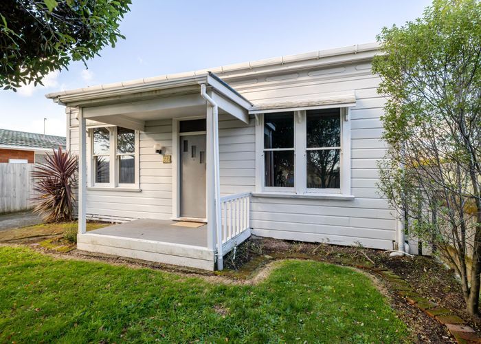  at 612 Church Street, Terrace End, Palmerston North, Manawatu / Whanganui