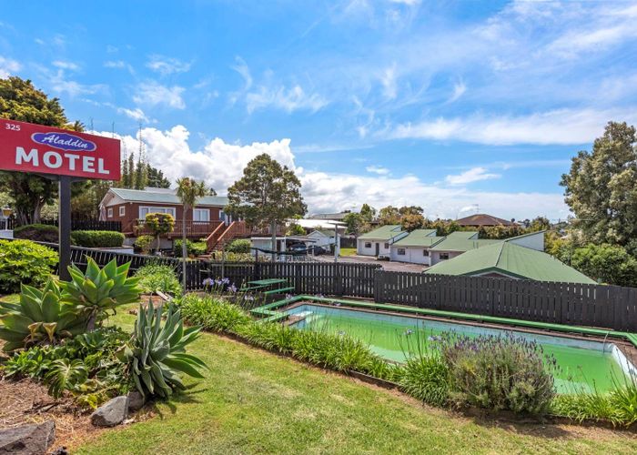  at 323 - 325 Wairau Road, Totara Vale, North Shore City, Auckland