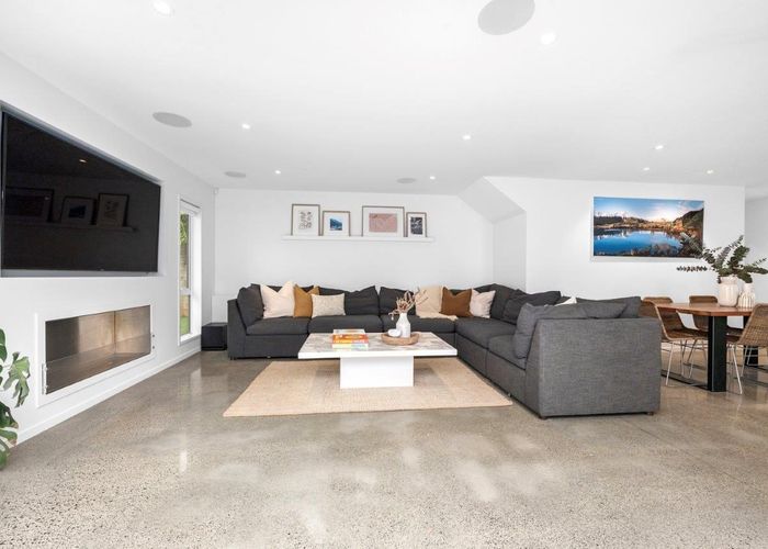  at 18A Selwyn Crescent, Forrest Hill, Auckland