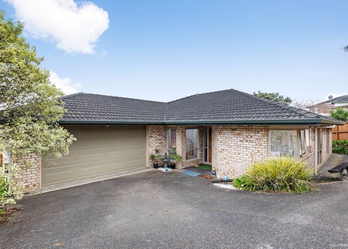  at 8 Maidstone Place, Oteha, Auckland
