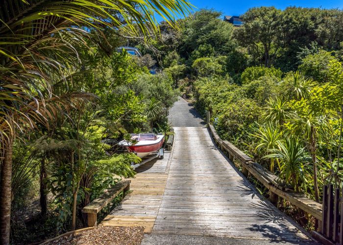  at 18 Victoria Road North, Onetangi, Waiheke Island, Auckland