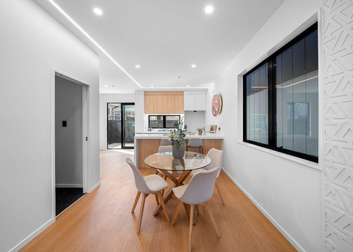  at 4/32 Bradbury Road, Botany Downs, Manukau City, Auckland