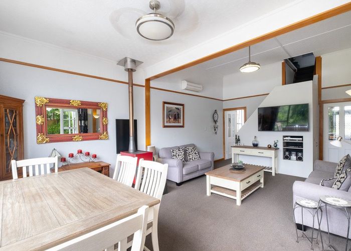  at 44 Meeanee Quay, Westshore, Napier