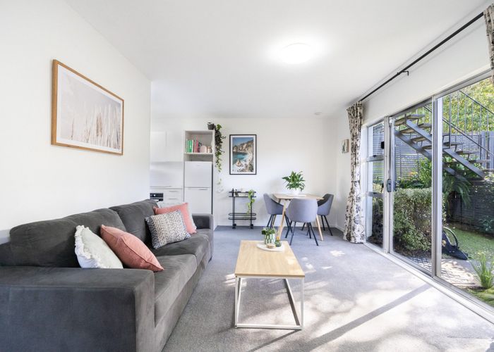  at 3/19 Houghton Street, Meadowbank, Auckland