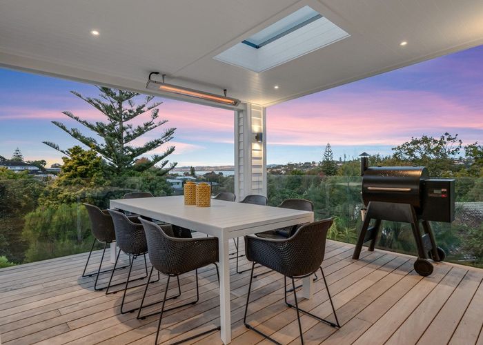  at 37 Glenfern Road, Mellons Bay, Auckland