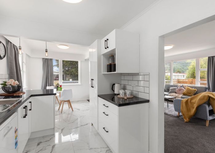  at 42 Kashmir Avenue, Clouston Park, Upper Hutt