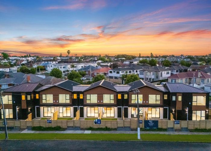  at 8 Seymour Avenue, Papatoetoe, Manukau City, Auckland