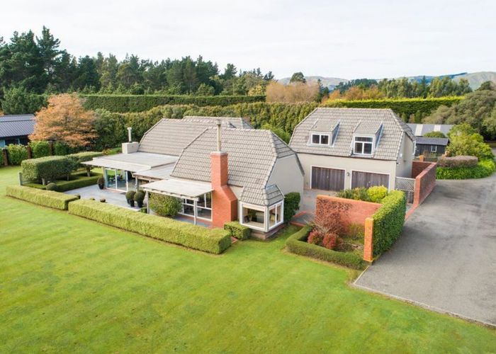  at 38 Titirangi Drive, Fitzherbert, Palmerston North