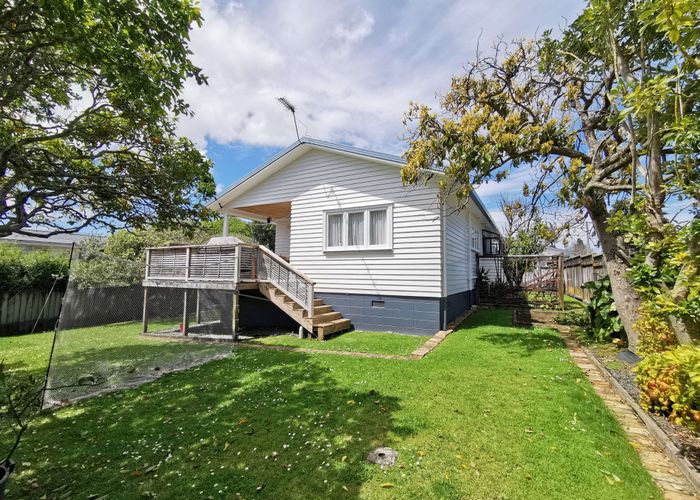  at 10 Copley St, New Lynn, Waitakere City, Auckland