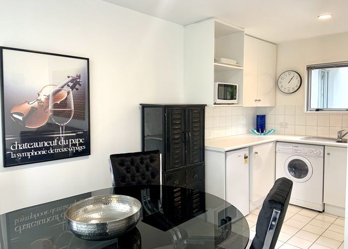  at 2/15 Peterborough Street, City Centre, Christchurch City, Canterbury
