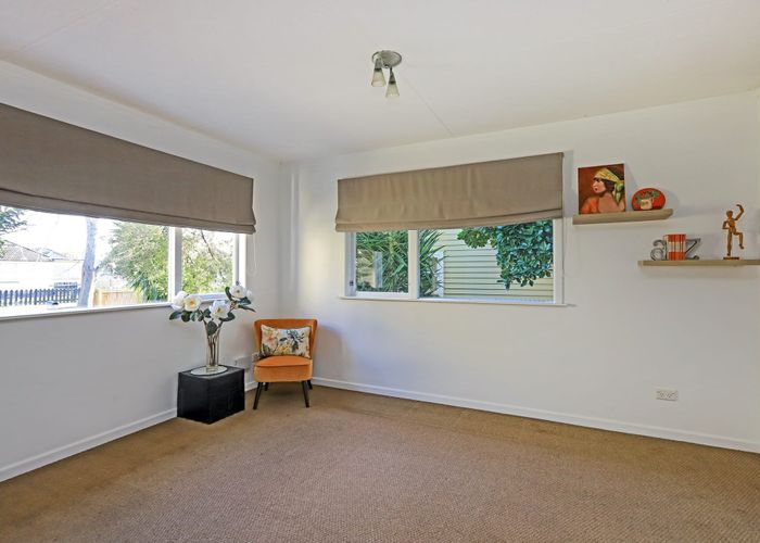  at 1008 Hood Street, Mayfair, Hastings