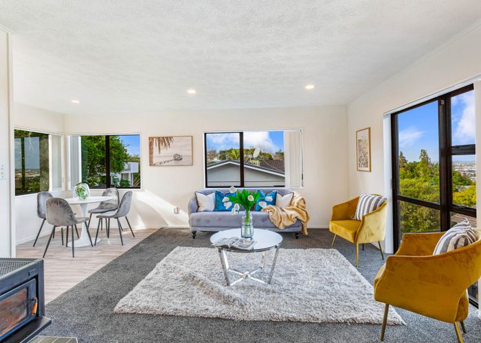  at 2/24 Sarajevo Place, Massey, Auckland